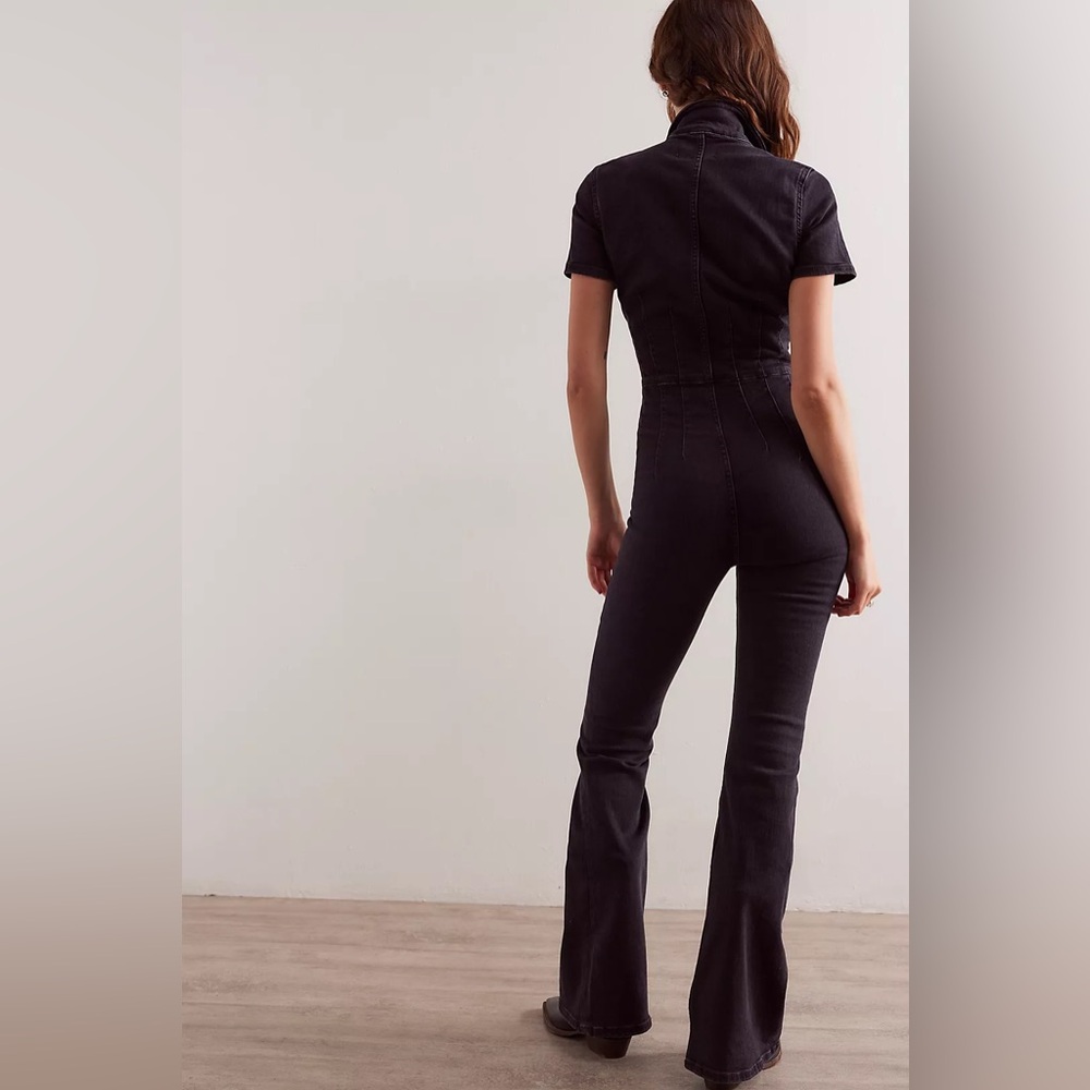 Free people we the free Jade Flare jumpsuit Black Short Sleeve Jumpsuit NWT - Picture 4 of 4